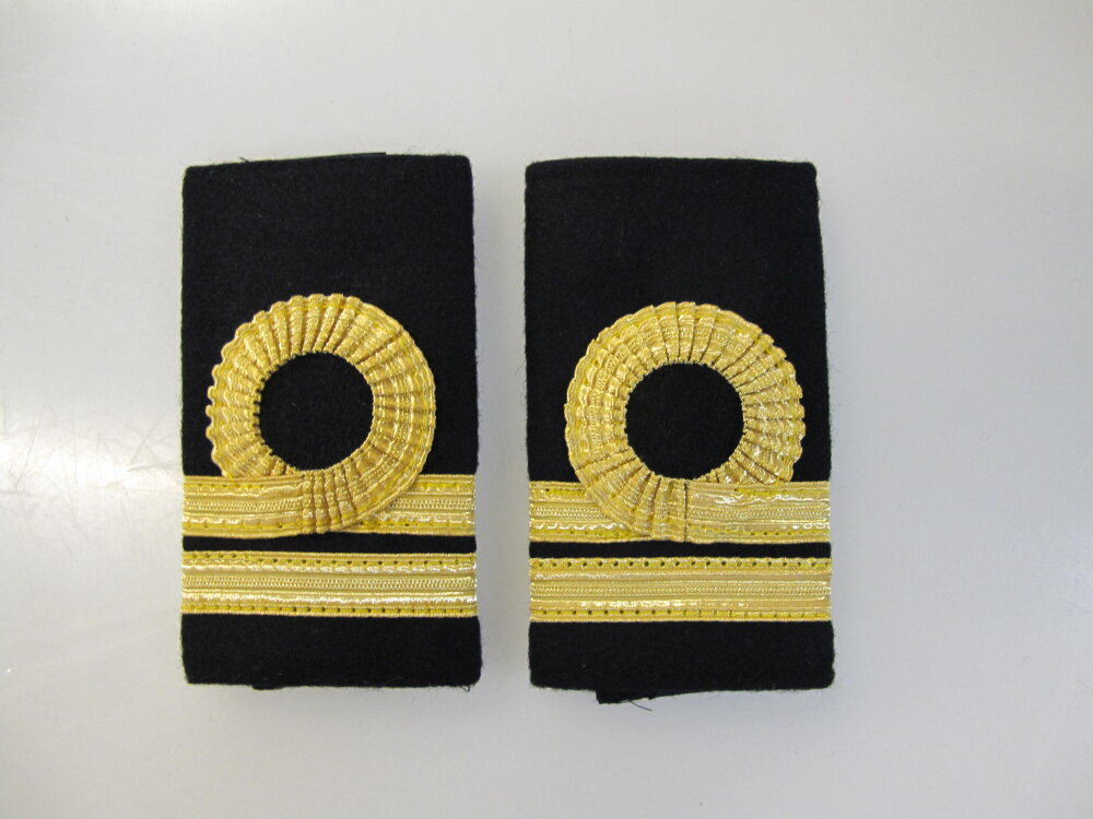 Epaulette               2nd officer