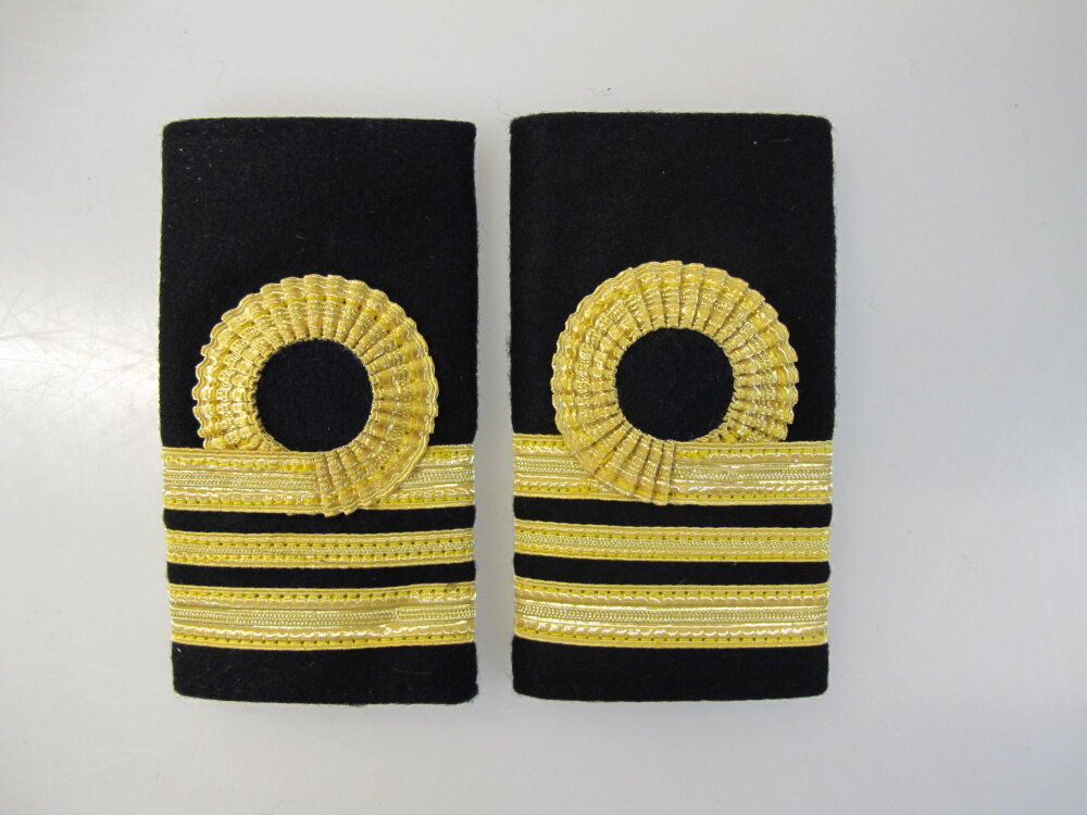 Epaulette               1st officer